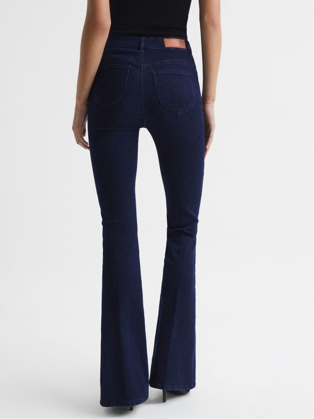 Reiss Perry Contour High Rise Flared Jeans Dark Wash Size 28R - Picture 2 of 15